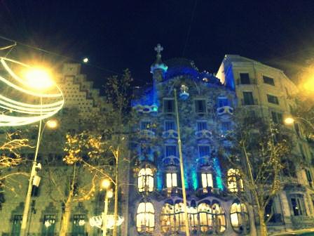 Barcelona by night: La Pedrera